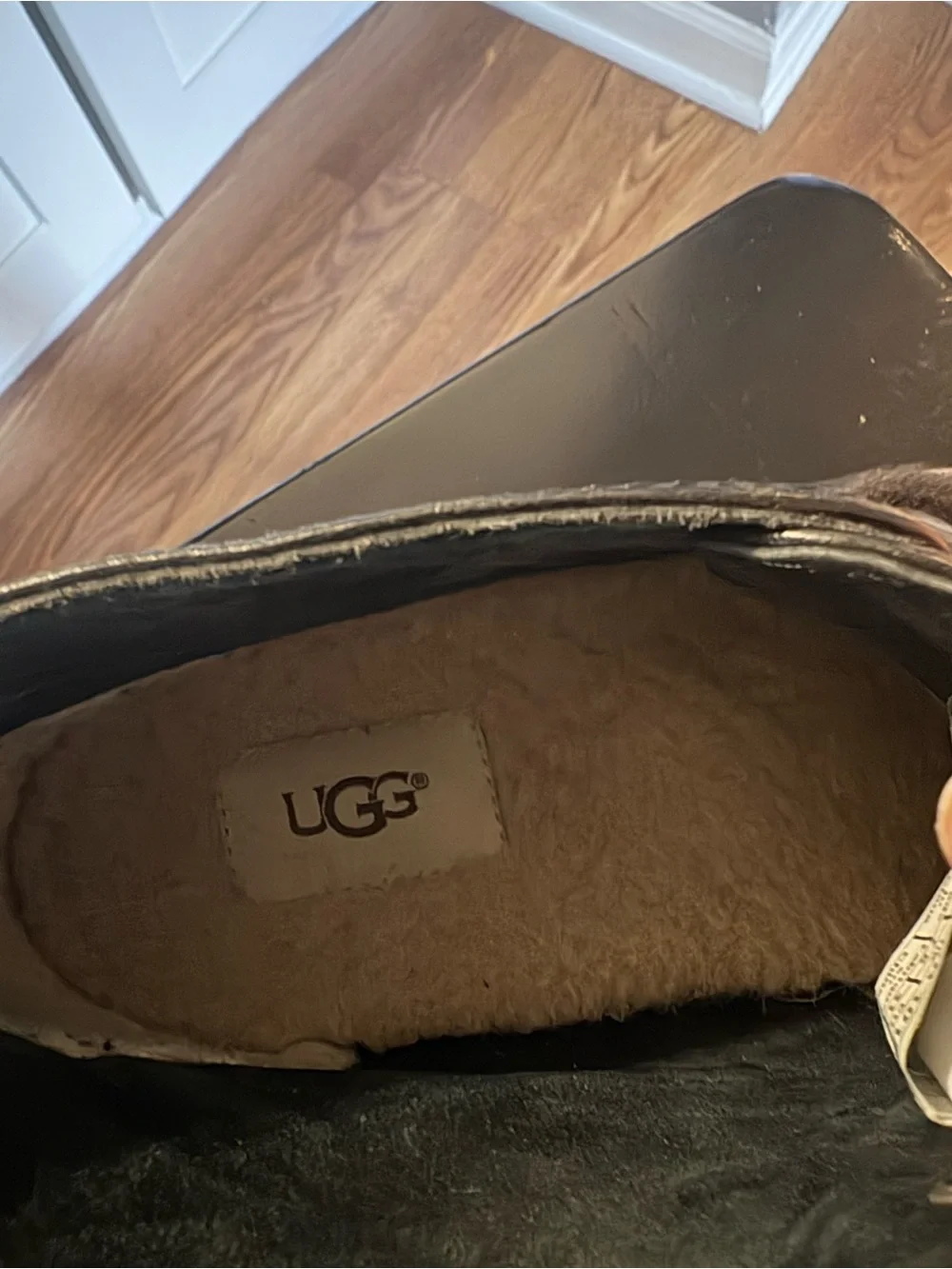 UGG Men’s Black Leather Lace-Up Chukka Boots
